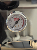 Close up of Silvano Evo pressure guage